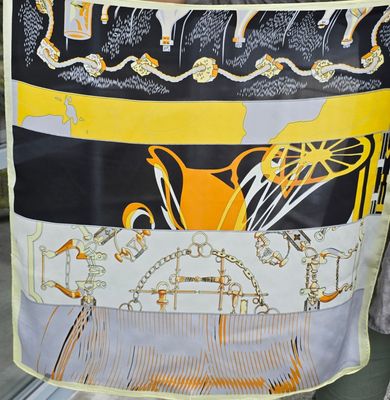 Hovedbilde ARWEN SCARF ( hy52 ) - SVART/GUL