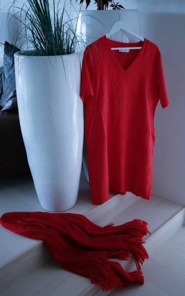 NELLY V-NECK  - SECRET RED 1- kun s 