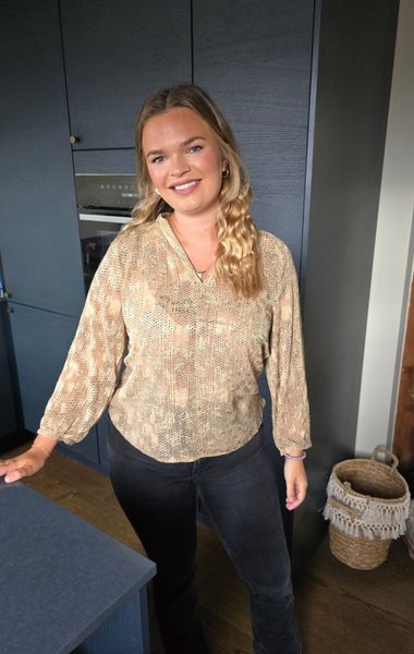 Addison Blouse - In Wear - Dotted Surface Neutral ( gull )