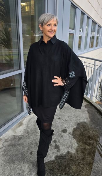 ELISE PONCHO ( dvc2503) - black w/silver