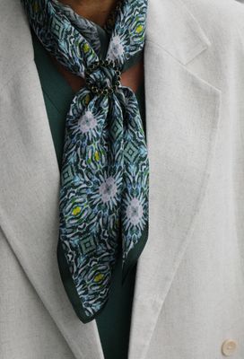 Hovedbilde ZELIE SILK SCARF (rs06 ) – GREEN, WHITE & ...