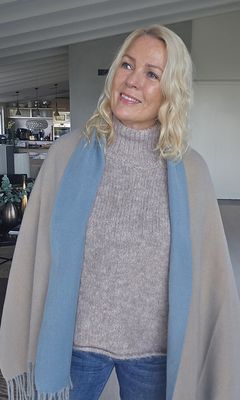 Hovedbilde Isolde Scarf - lysbl&aring; og lys beige