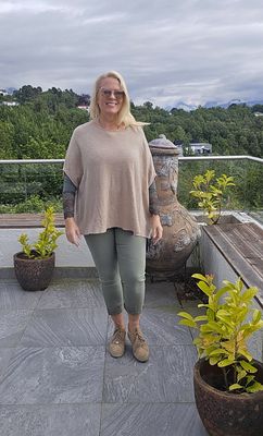 Hovedbilde Langarmet genser med blonder ( 11297 ) Military
