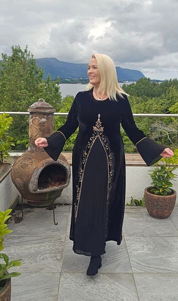 ALVA VELVET DRESS - alle farger