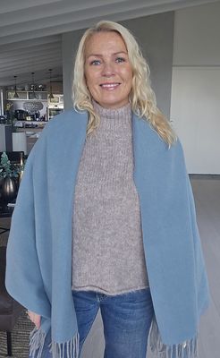 Hovedbilde Isolde Scarf - lysbl&aring; og lys beige