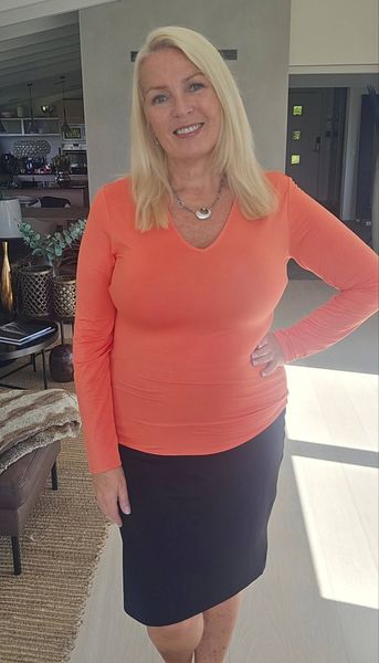 Secret Long Sleeve – V-neck - coral