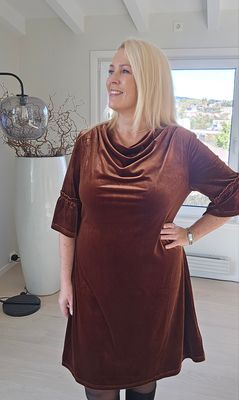 Hovedbilde VELVET DRAPE DRESS - kobber 