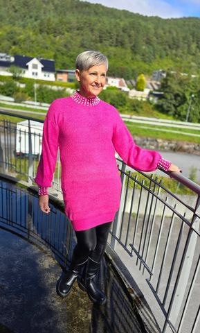 Hovedbilde Pearl Knit Dress - Fushia - (2357-3433/2013) - 