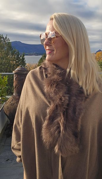 CELINE FUR SHAWL - taupe 